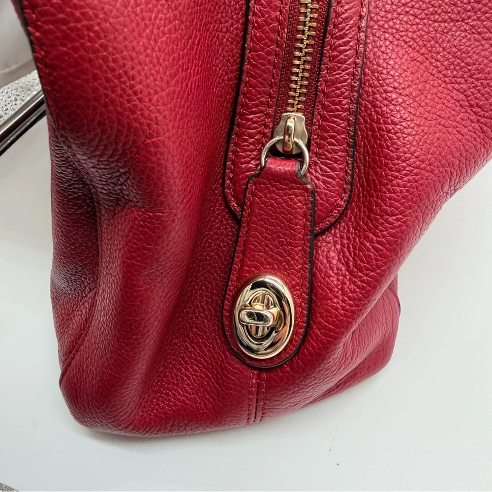 Coach Burgundy pebble Leather Hobo shoulder bag 10x12 gold‎ tone hardware.